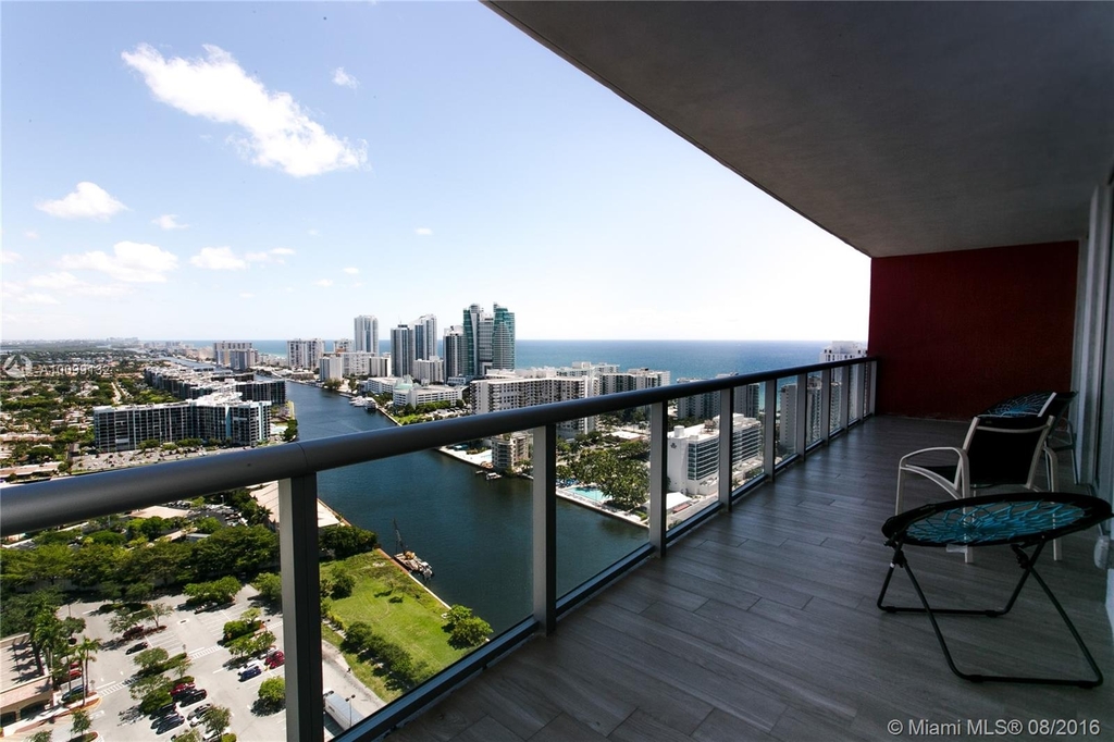 2602 E Hallandale Beach Blvd - Photo 21