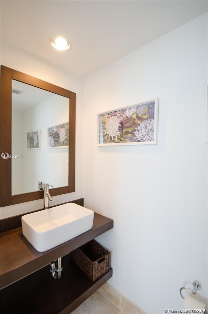 18201 Collins Ave - Photo 5