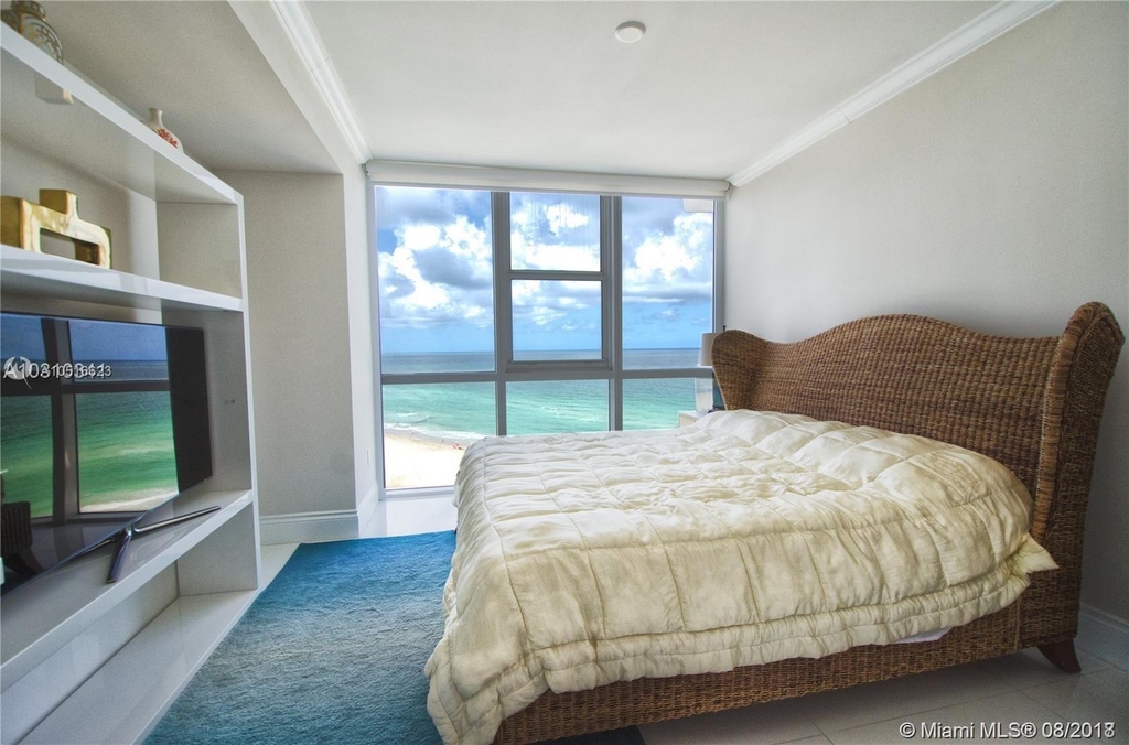 18201 Collins Ave - Photo 3