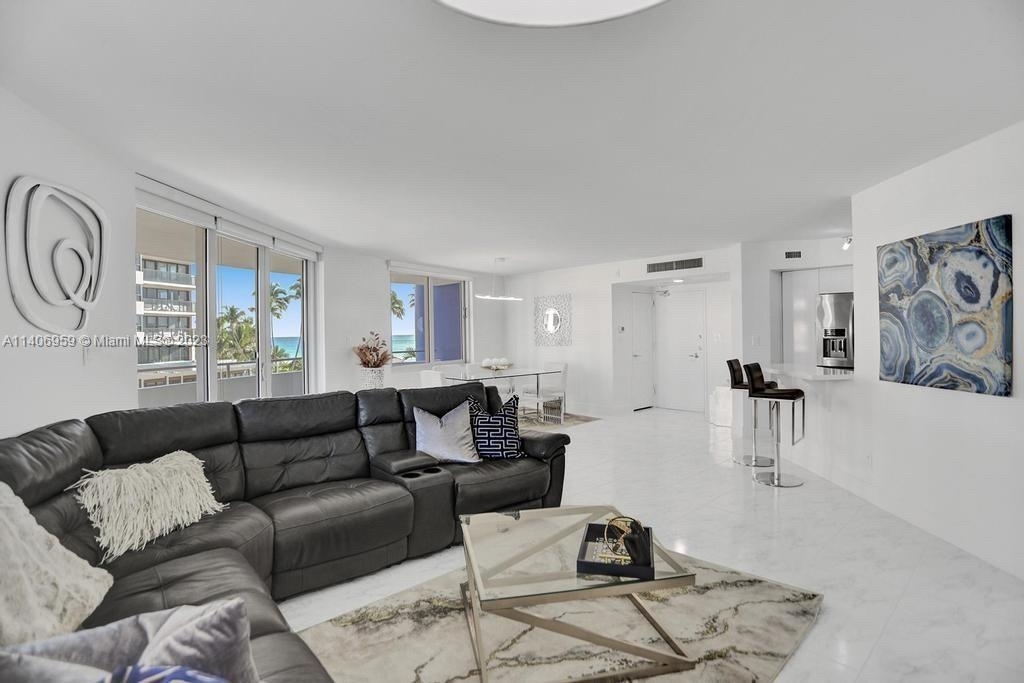 5161 Collins Ave - Photo 8