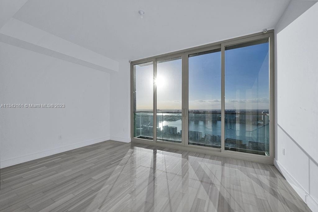 17901 Collins Ave - Photo 18