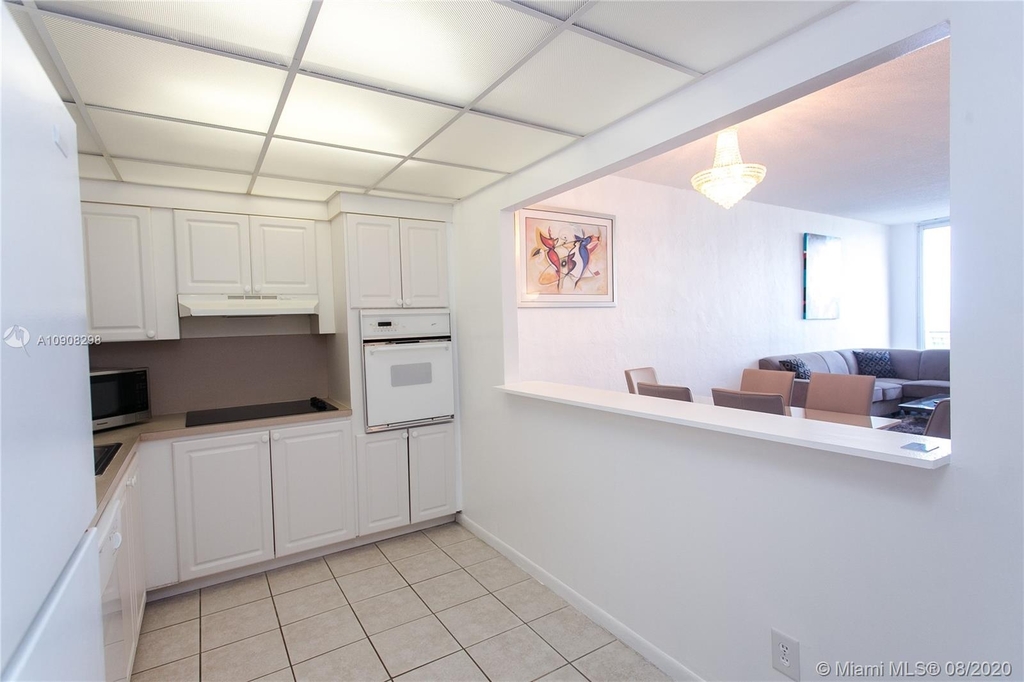 19370 Collins Ave - Photo 17