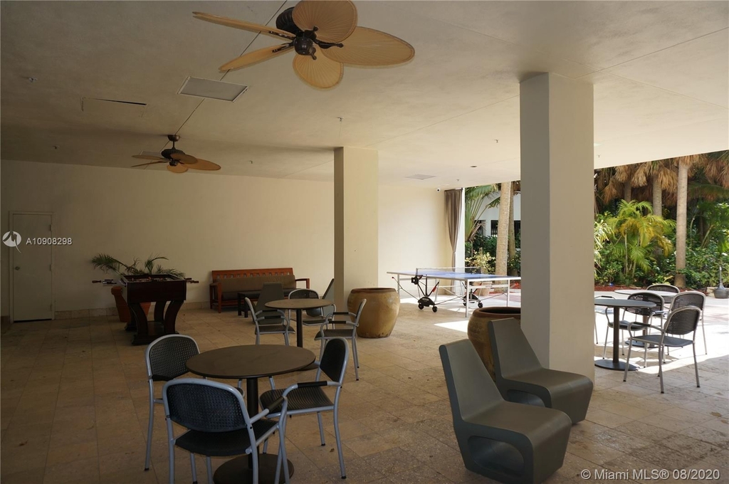 19370 Collins Ave - Photo 28