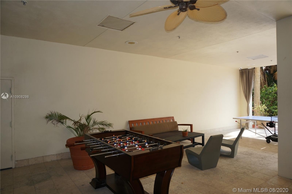 19370 Collins Ave - Photo 29