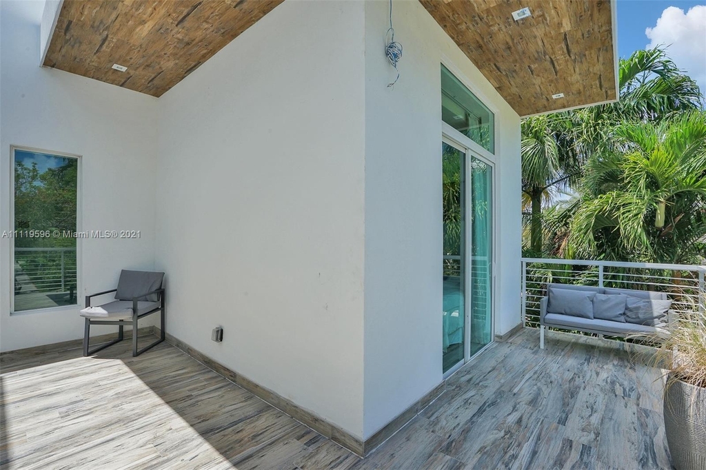 7830 Miami View Dr - Photo 37