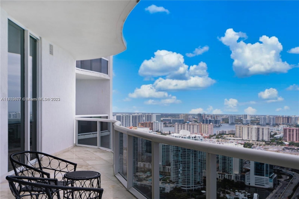 16001 Collins Ave (avail June 1,2024) - Photo 6