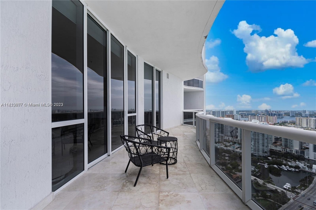 16001 Collins Ave (avail June 1,2024) - Photo 5