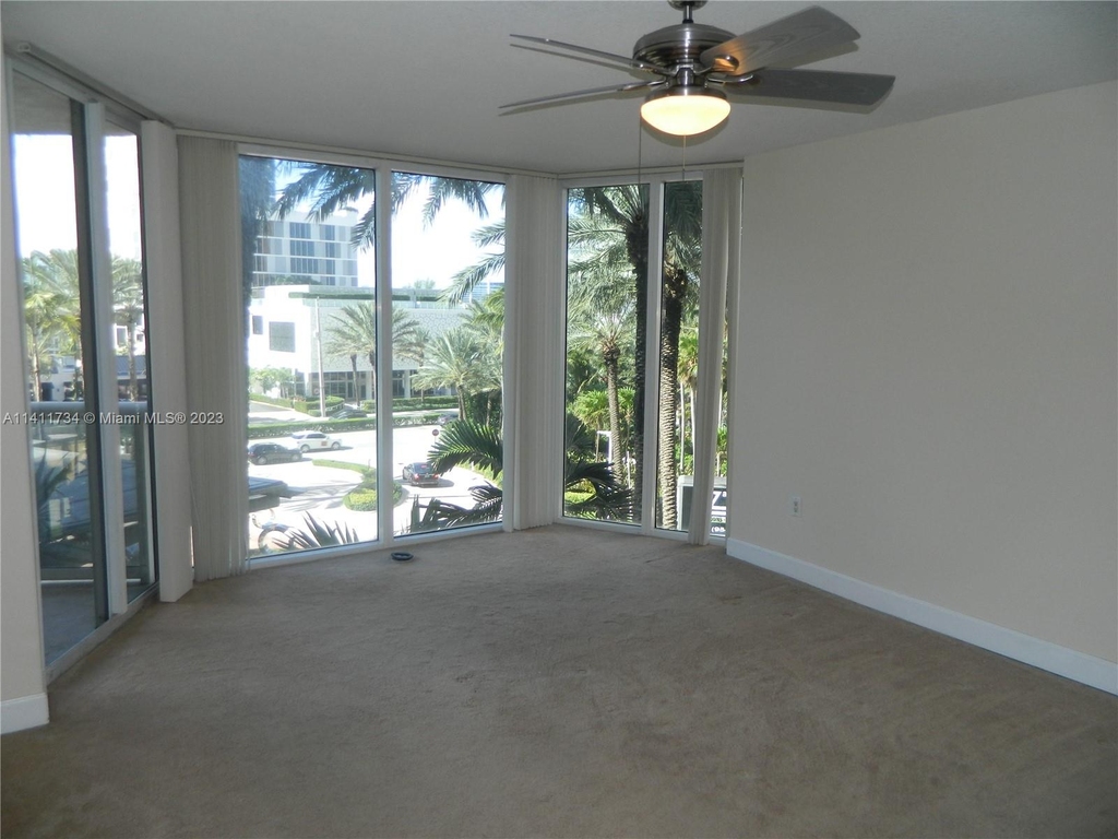 17555 Collins Ave - Photo 6