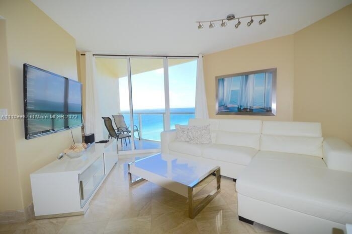 16699 Collins Ave - Photo 11