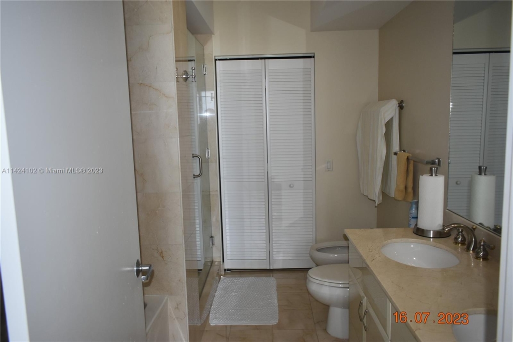 6365 Collins Ave - Photo 6