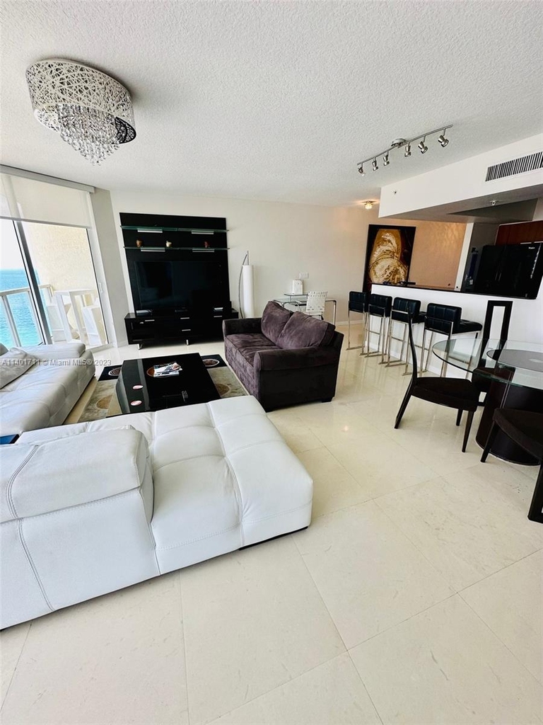 16699 Collins Ave - Photo 3