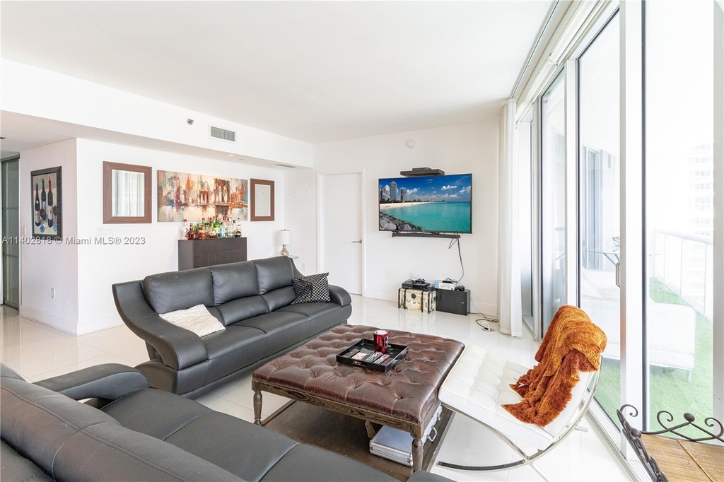 495 Brickell Ave - Photo 3