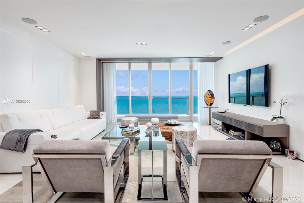 360 Ocean Dr - Photo 1