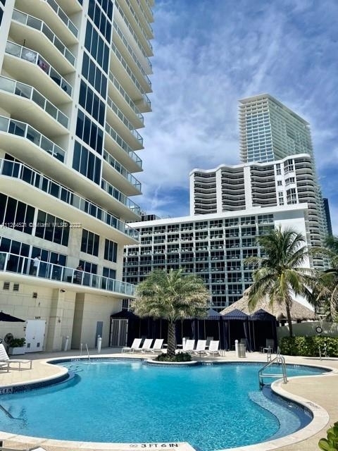 16699 Collins Ave - Photo 40