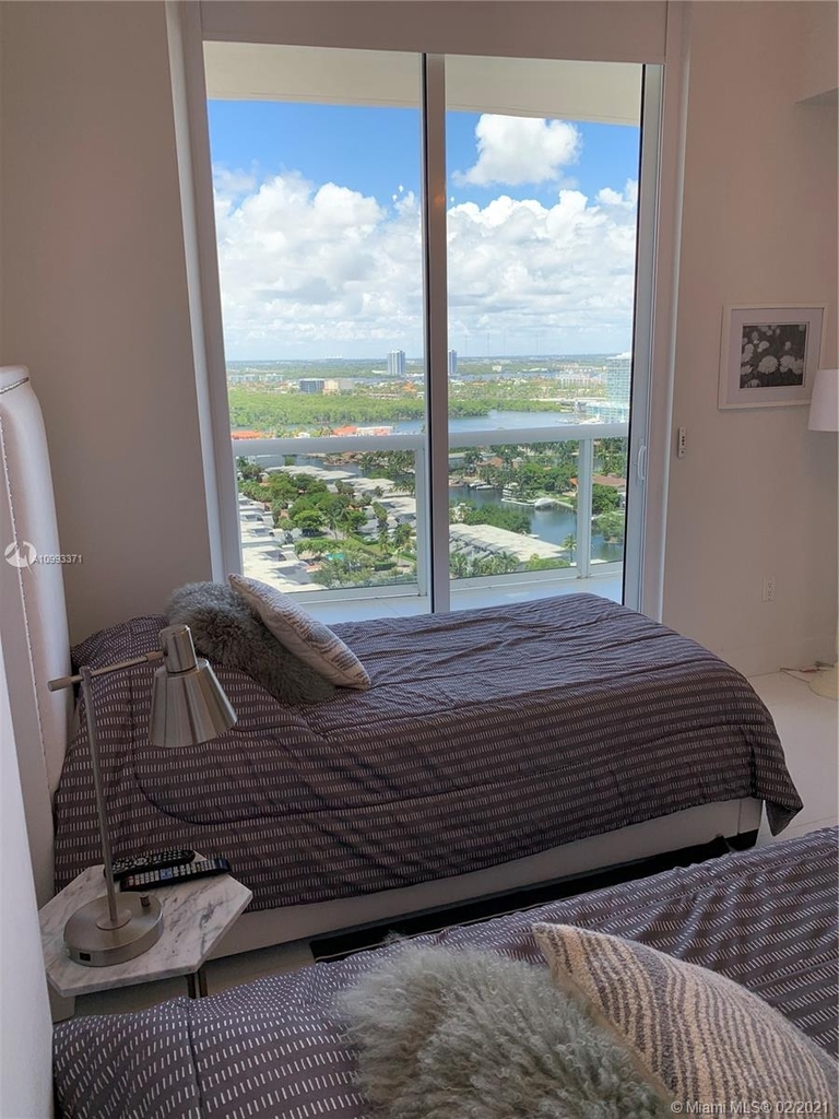 16001 Collins Ave - Photo 8