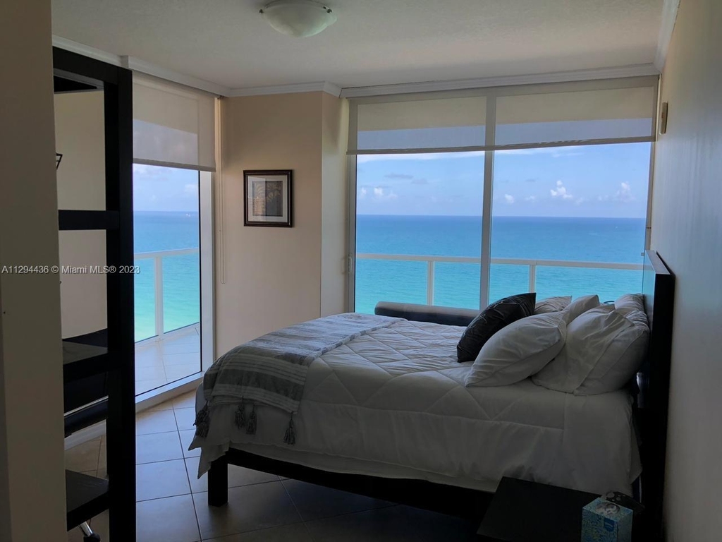 16699 Collins Ave - Photo 3