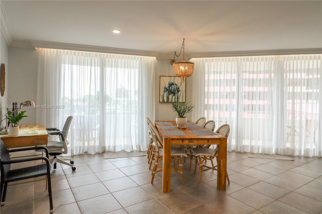 5161 Collins Ave - Photo 2