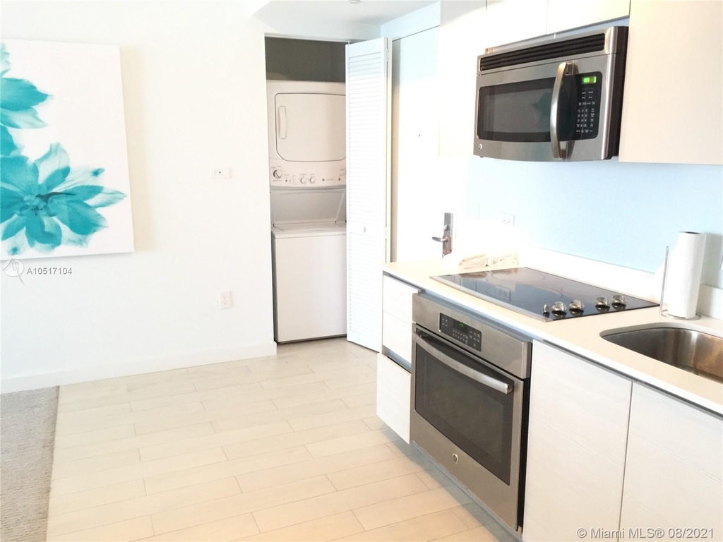 2602 E Hallandale Beach Blvd - Photo 2