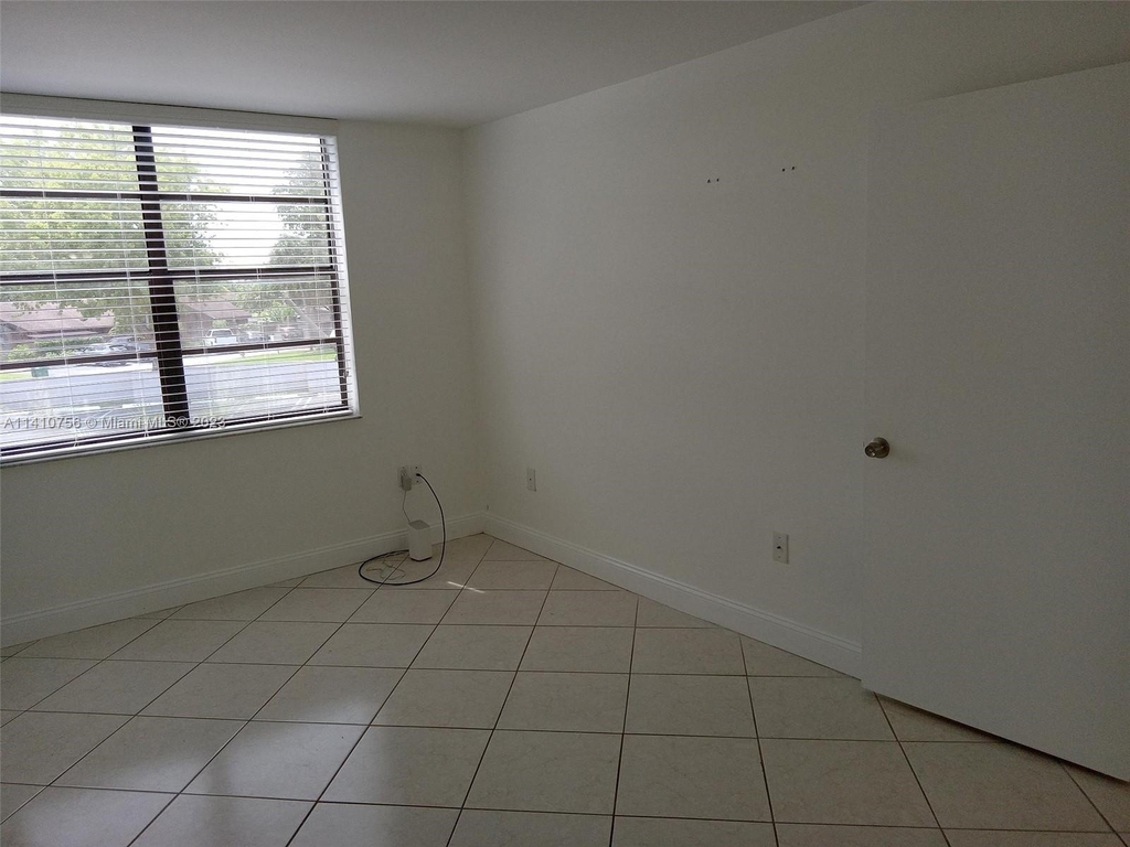 13020 Sw 92nd Ave - Photo 14