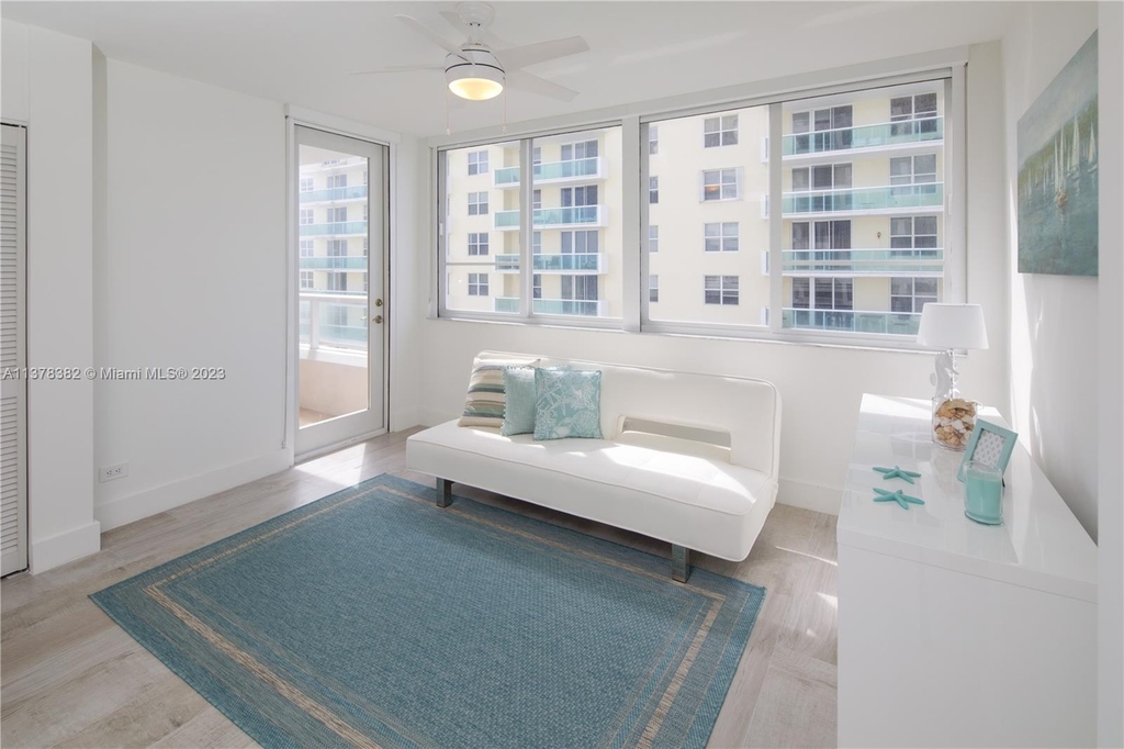 5005 Collins Ave - Photo 8