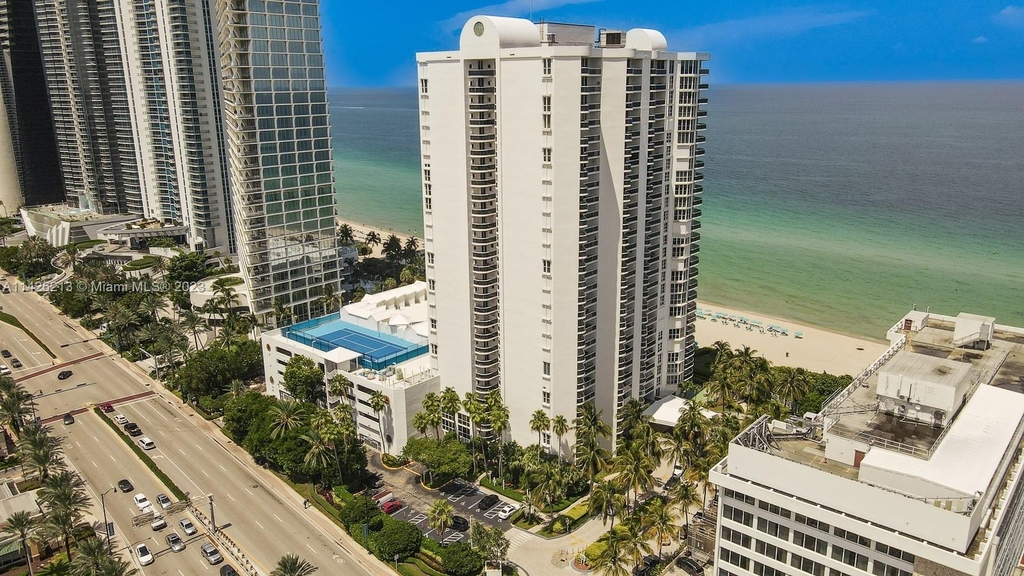 16711 Collins Ave - Photo 13