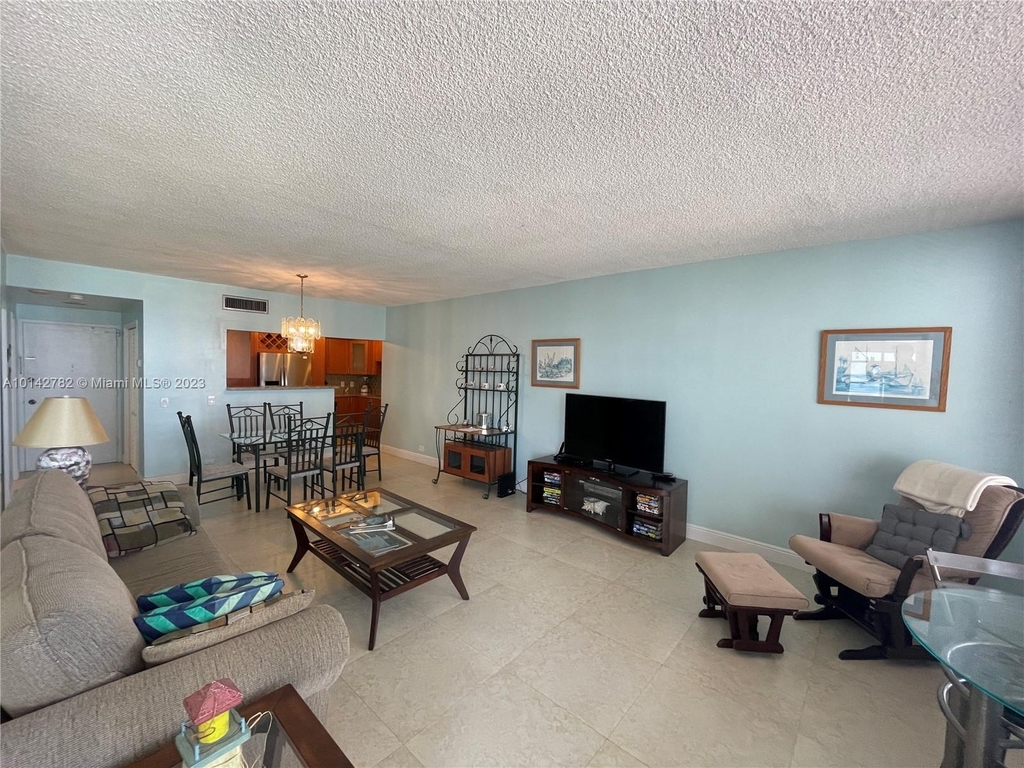 3505 S Ocean Dr - Photo 2