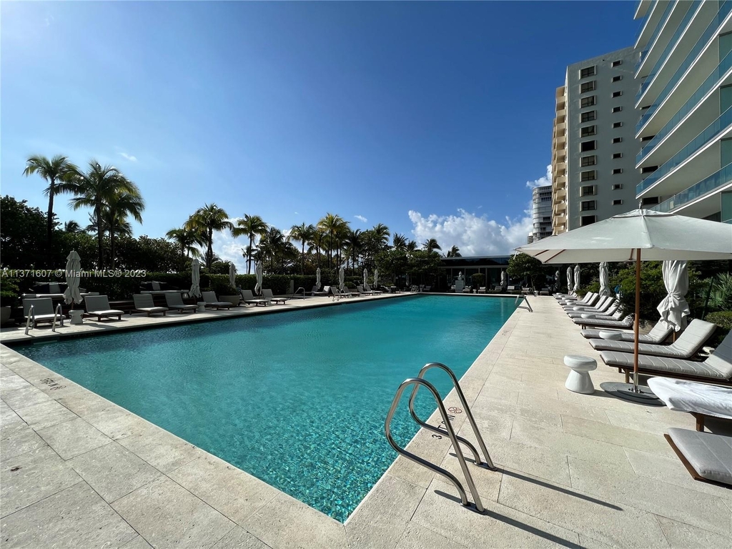 10201 Collins Ave - Photo 30