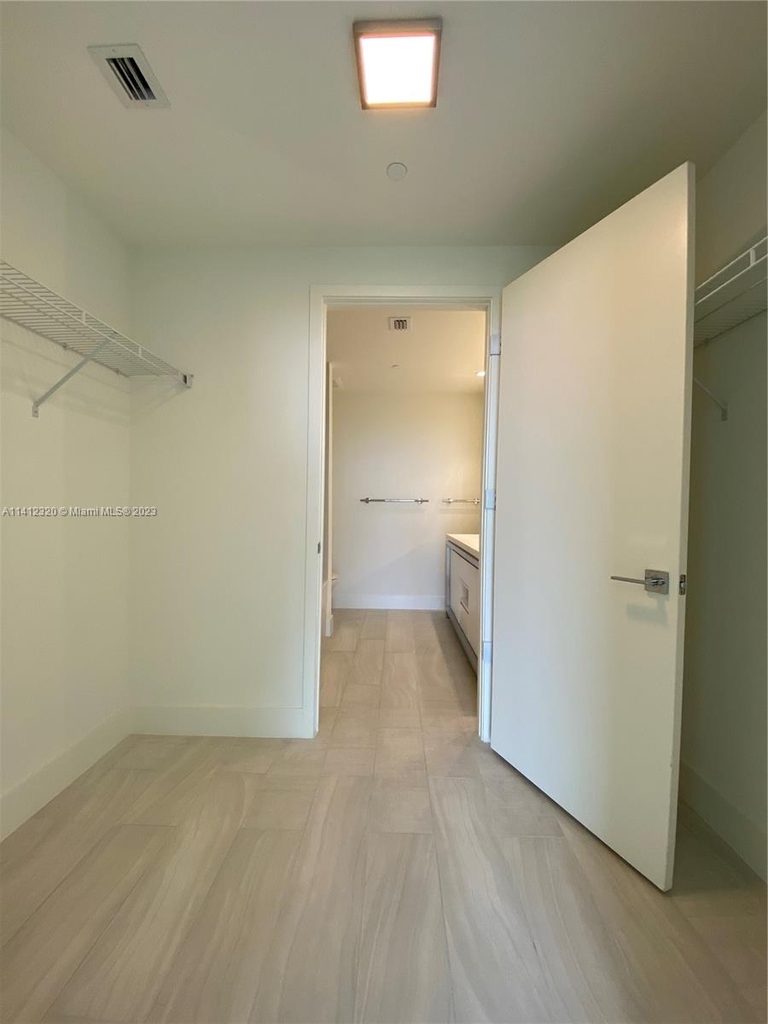 2000 Metropica Way - Photo 19