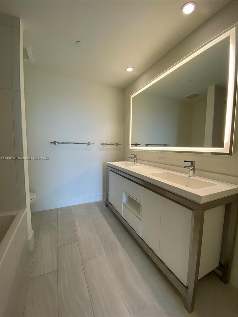 2000 Metropica Way - Photo 18