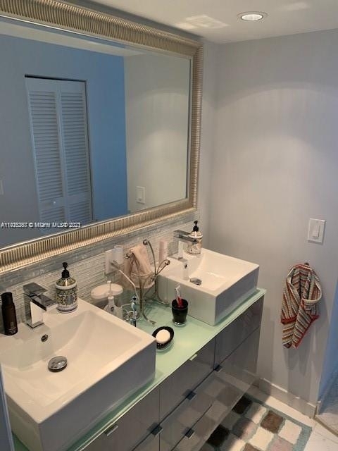 6301 Collins Ave - Photo 21