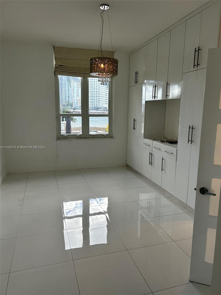 701 Brickell Key Blvd - Photo 7