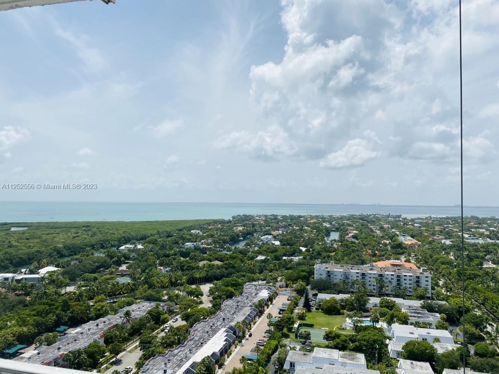 881 Ocean Dr - Photo 12