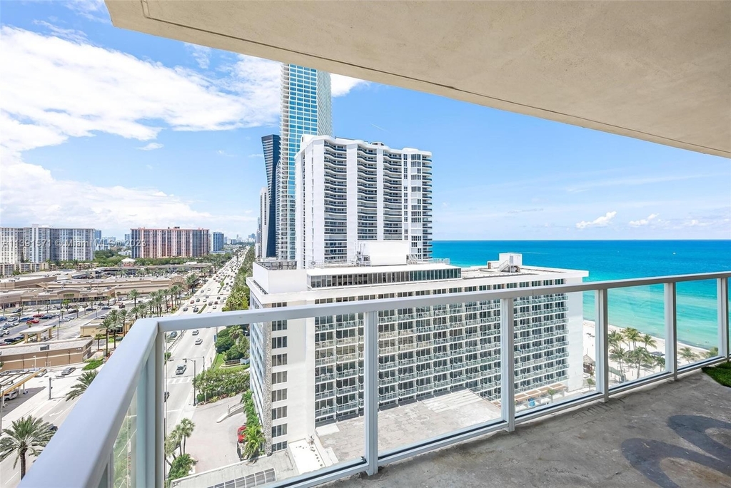 16699 Collins Ave - Photo 3