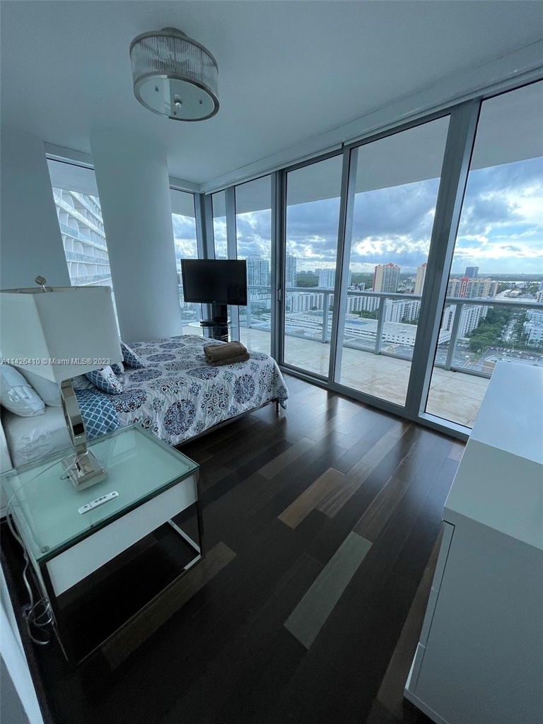 17001 Collins Ave - Photo 19