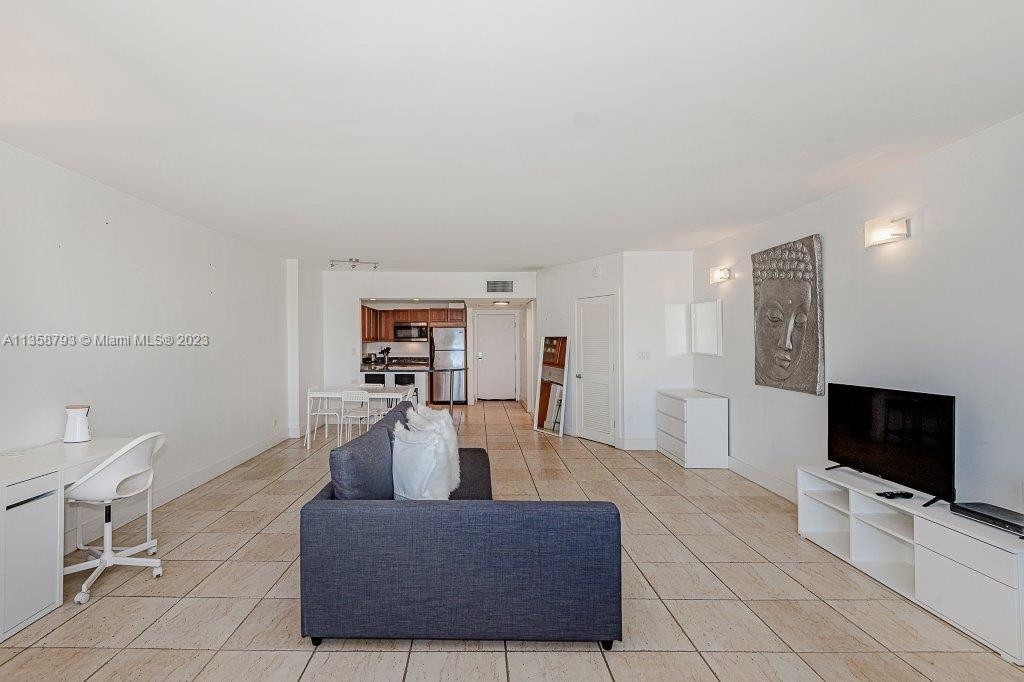 2301 Collins Ave - Photo 10