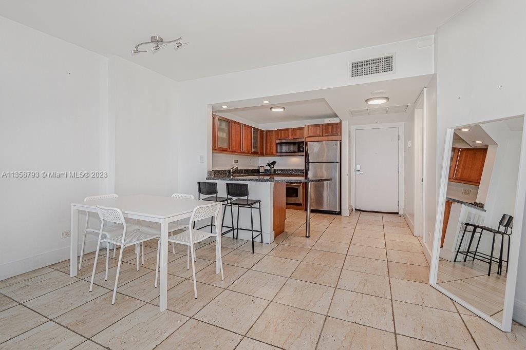 2301 Collins Ave - Photo 13