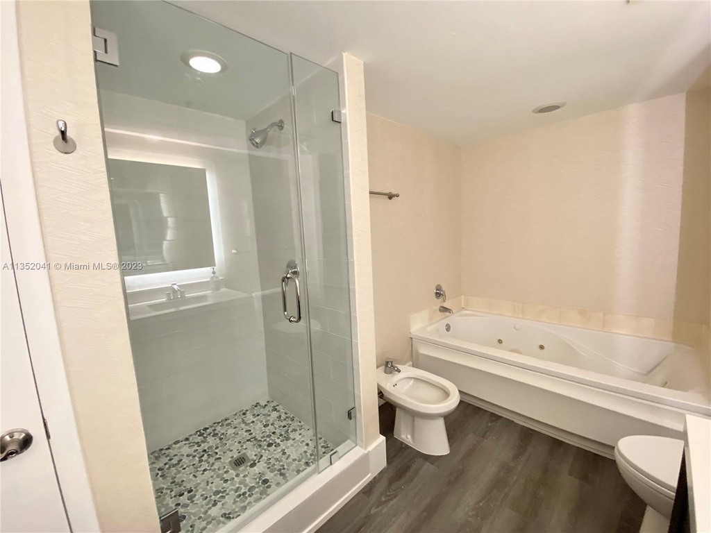 17375 Collins Ave - Photo 20