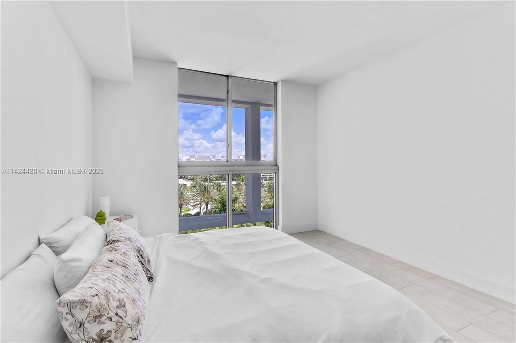 2000 Metropica Way - Photo 10