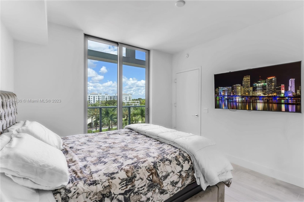 2000 Metropica Way - Photo 18