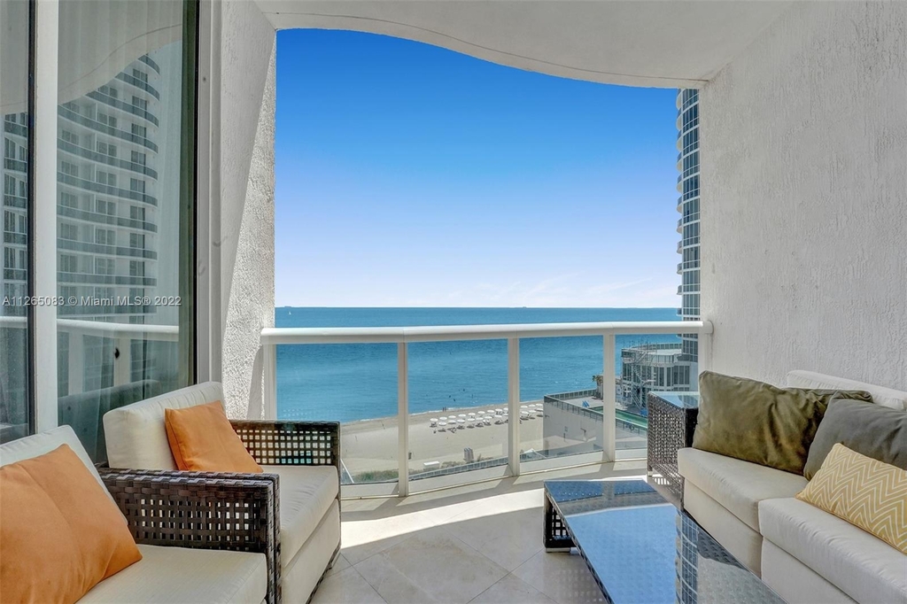 16001 Collins Ave - Photo 17