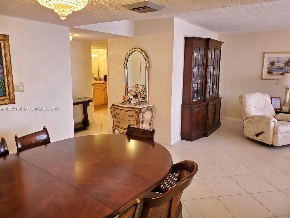 18031 Biscayne Blvd - Photo 17