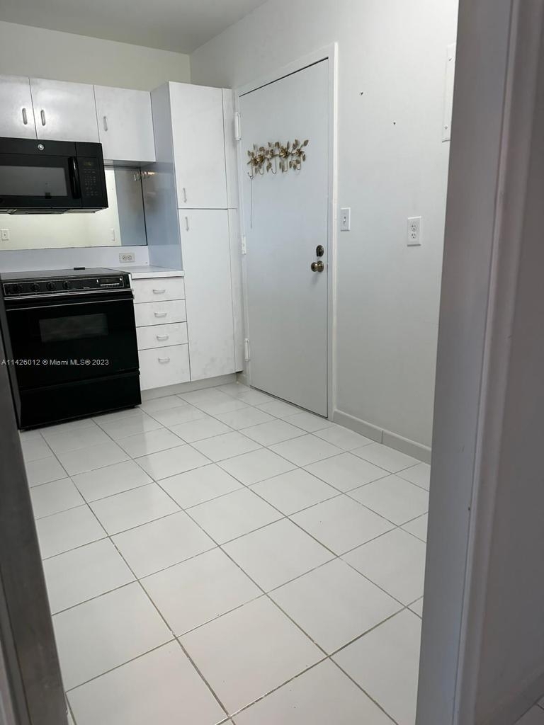 5750 Collins Ave - Photo 15