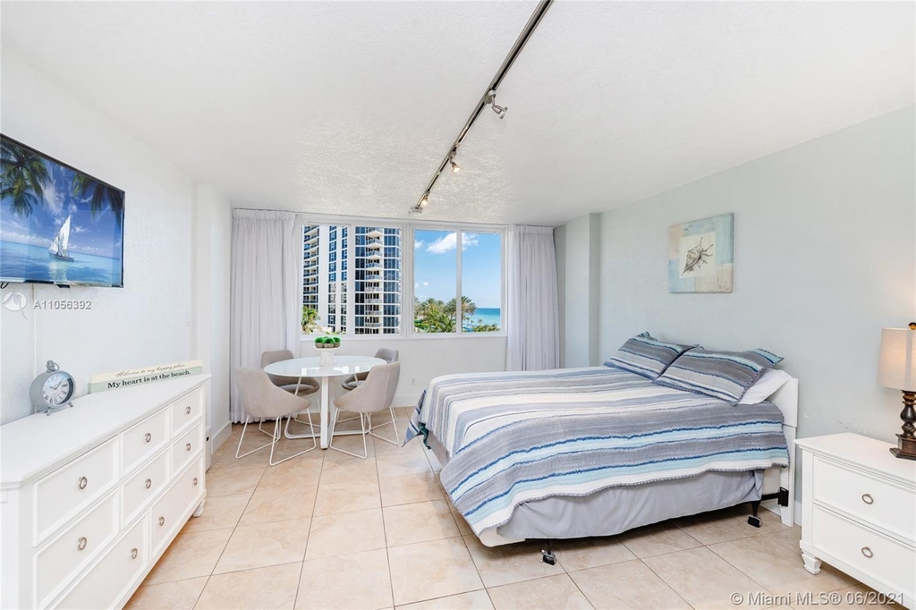 19201 Collins Ave - Photo 12