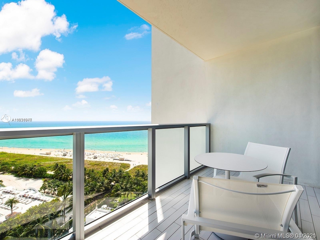 2201 Collins Ave - Photo 6