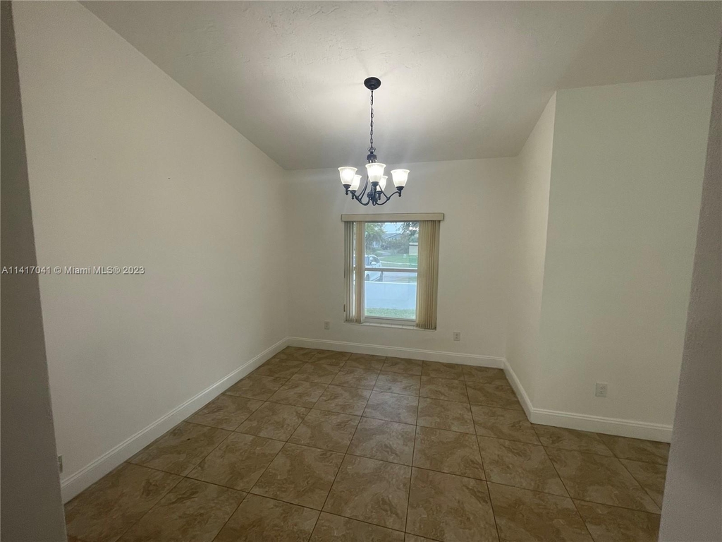 11030 Sw 165th Ter - Photo 2