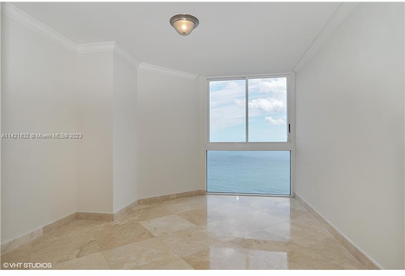 4775 Collins Ave - Photo 6