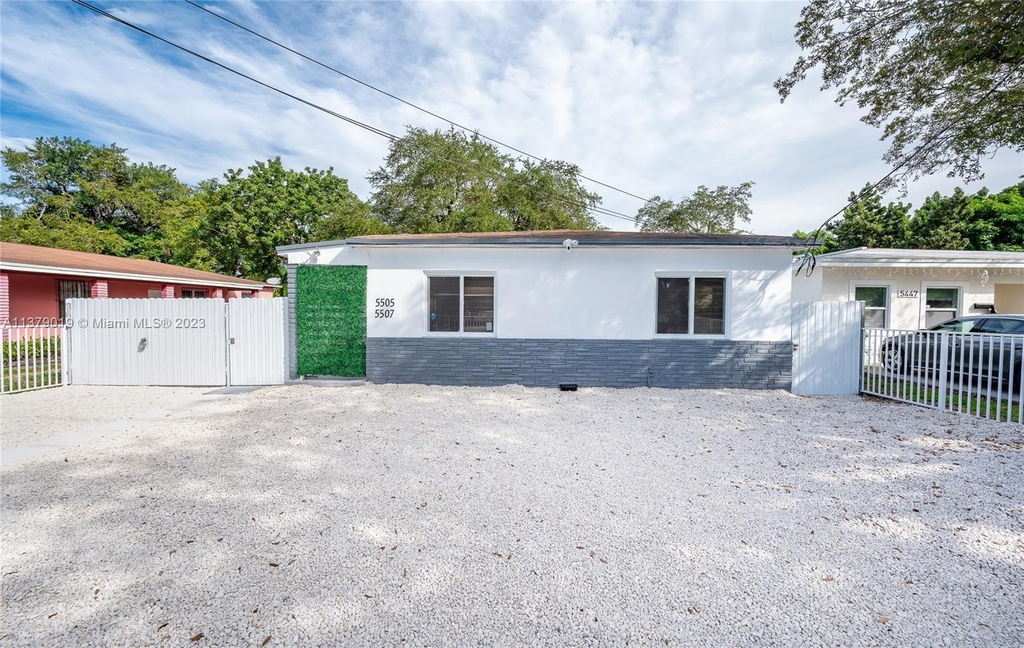 5505 Nw 5th Ct - Photo 2