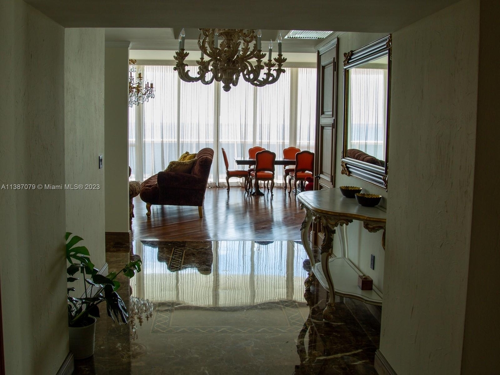 15901 Collins Ave - Photo 11