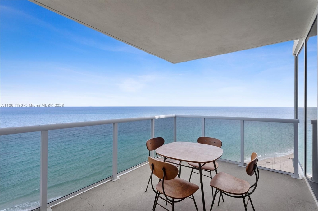 19111 Collins Ave - Photo 11