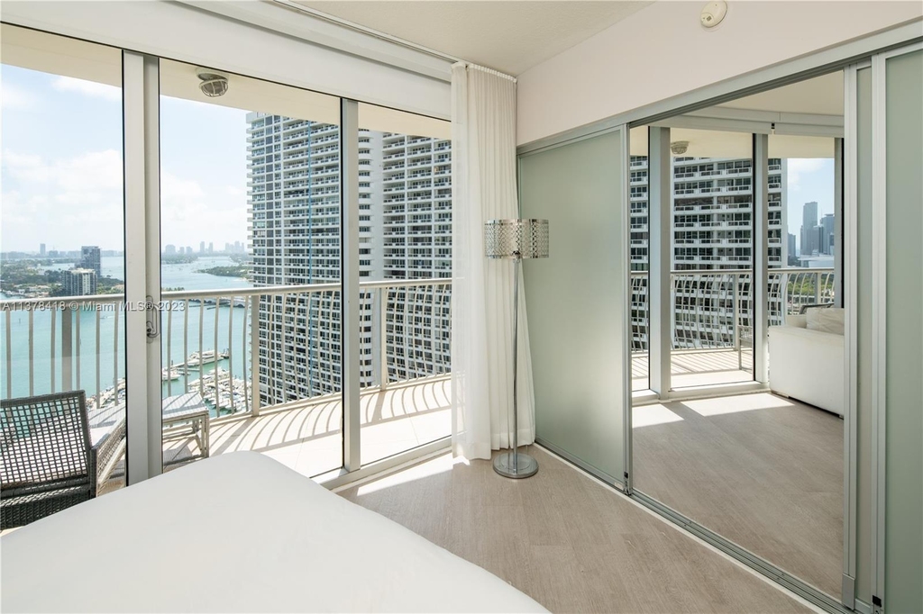 1750 N Bayshore Dr - Photo 15